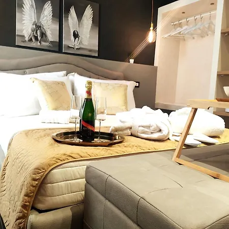 Alojamento de Acomodação e Pequeno-almoço Ti Scialíi Rooms&relax 4*
